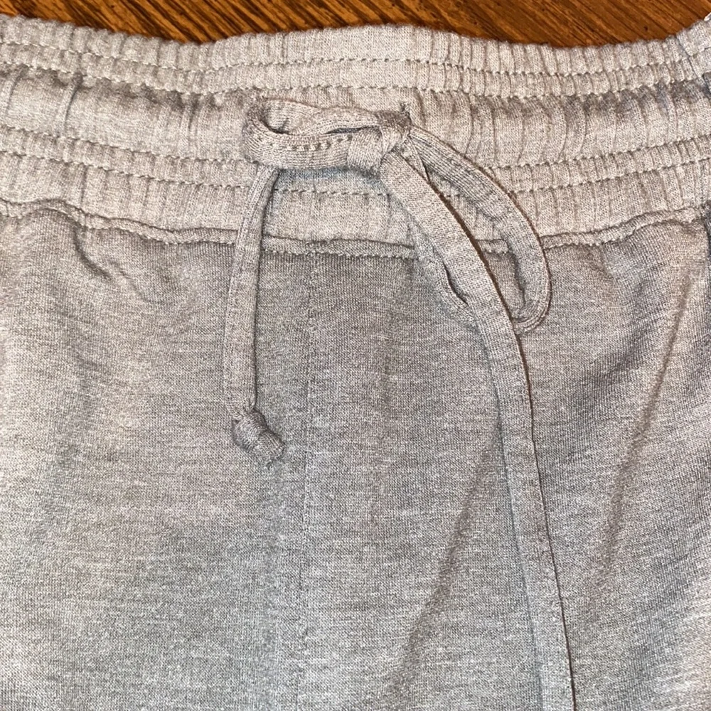 Womanβs XL RBX Celery color athletic shorts NWT - Picture 4 of 5